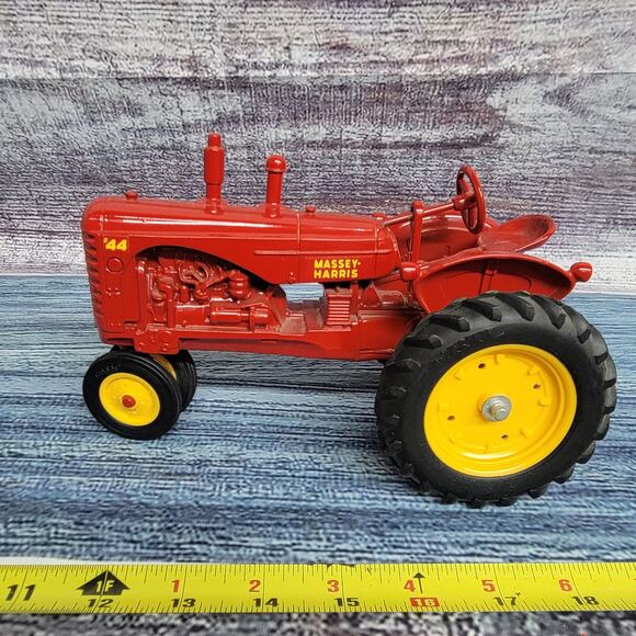 Vtg 1/16 scale Ertl Massey Harris model 44 diecast n/frontend tractor red/yellow - Picture 4 of 6